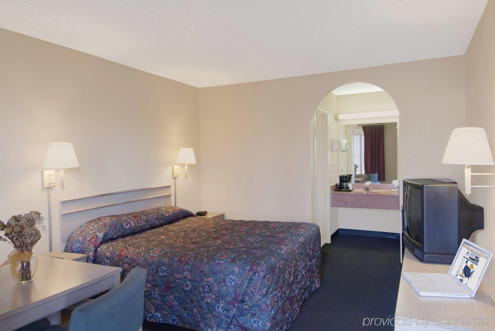 Econo Lodge Gainesville Room photo